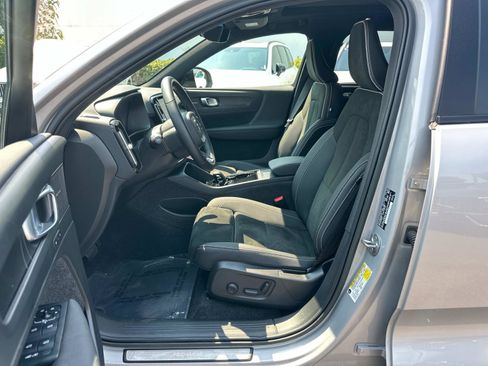 Certified 2023 Volvo XC40 Recharge Ultimate image 17
