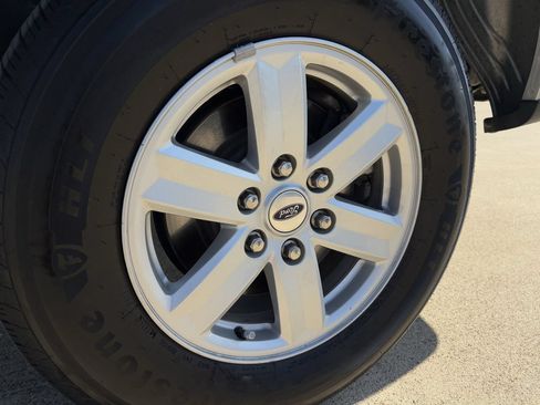 Used 2023 Ford F150 XLT RWD image 11