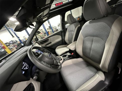 Certified 2025 Subaru Forester Premium image 15
