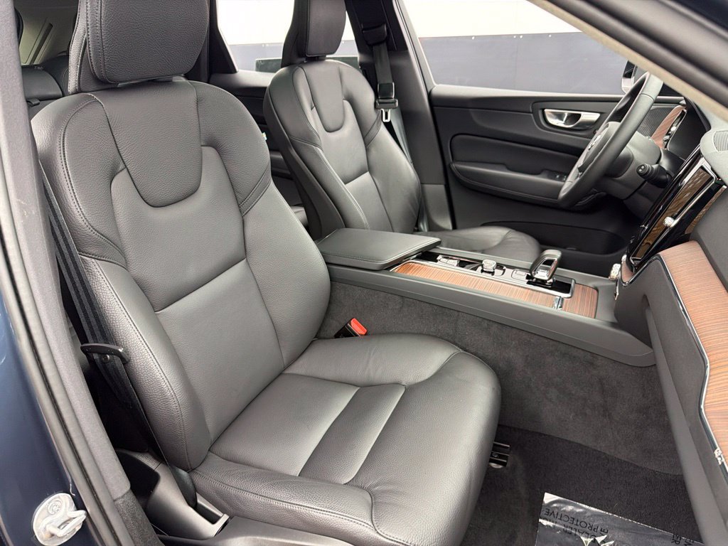 Used 2024 Volvo XC60 B5 Plus w/ Climate Package AWD/4WD image 30