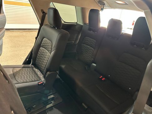 Used 2025 Nissan Pathfinder SV AWD/4WD image 30
