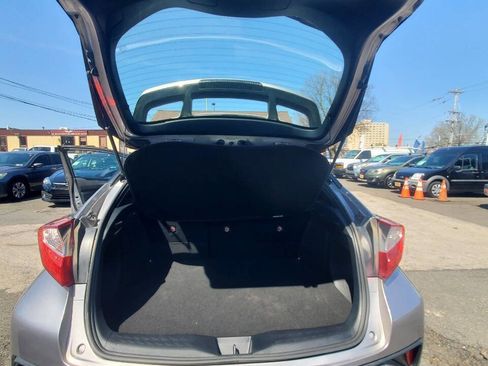 Used 2018 Toyota C-HR XLE image 23