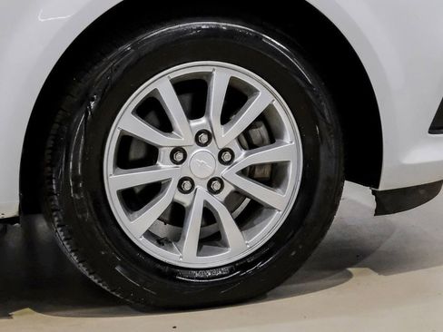 Used 2019 Chevrolet Sonic LT w/ Convenience Package image 54