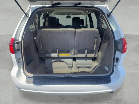 Used 2009 Toyota Sienna LE FWD image 23