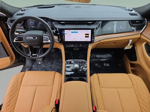 New 2026 Jeep Grand Cherokee Summit image 18