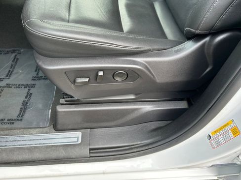 Used 2024 GMC Sierra 1500 SLT image 19