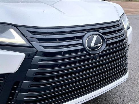 Used 2022 Lexus LX 600 4WD w/ Appearance Package image 28