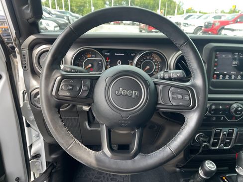 Used 2023 Jeep Wrangler Unlimited Sport AWD/4WD image 25