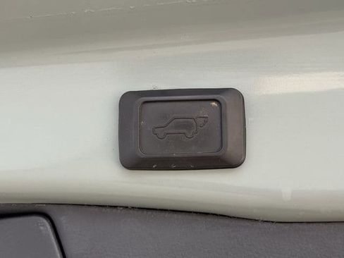 Used 2022 Toyota RAV4 XLE w/ Convenience Package image 35