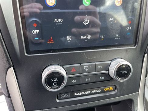 Used 2024 Ford Edge ST-Line image 18