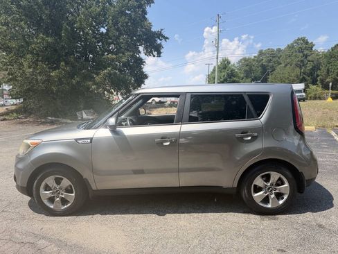 Used 2017 Kia Soul FWD image 8