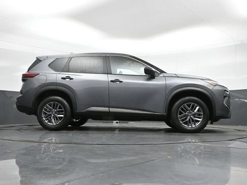 Used 2024 Nissan Rogue S AWD/4WD image 40