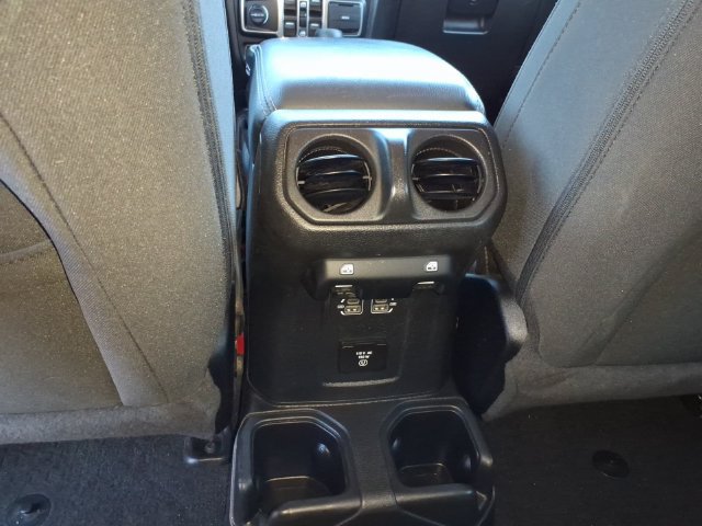 Used 2023 Jeep Wrangler Unlimited Sahara w/ LED Lighting Group AWD/4WD image 18