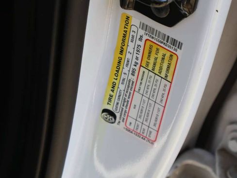 Used 2015 Ford F150 XLT w/ Equipment Group 301A Mid RWD image 28