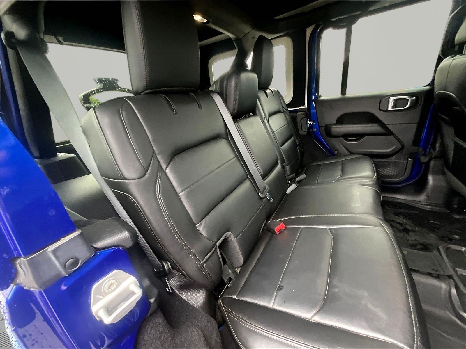 Used 2020 Jeep Wrangler Unlimited Sahara AWD/4WD image 25