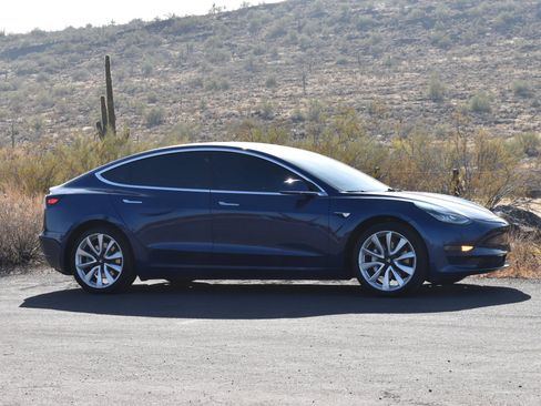 Used 2020 Tesla Model 3 Long Range AWD/4WD image 3
