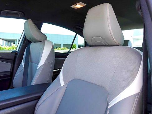 Certified 2025 Toyota Camry SE FWD image 10