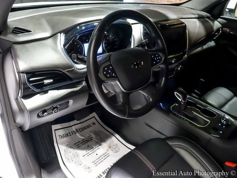 Used 2022 Chevrolet Traverse RS image 15