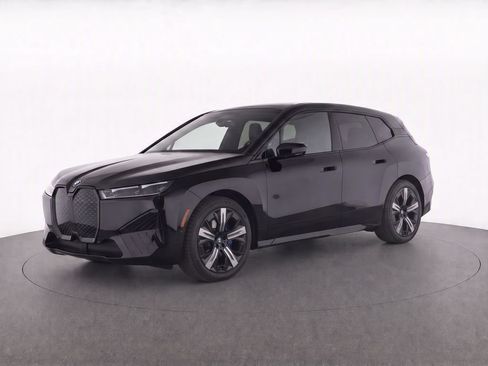 Used 2024 BMW iX xDrive50 w/ Premium Package AWD/4WD image 7