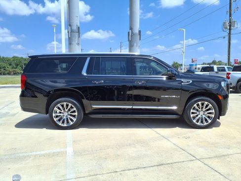 Used 2021 GMC Yukon XL Denali w/ LPO, Illumination Package AWD/4WD image 5