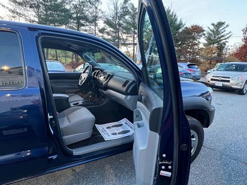 Used 2012 Toyota Tacoma 4x4 Double Cab image 9