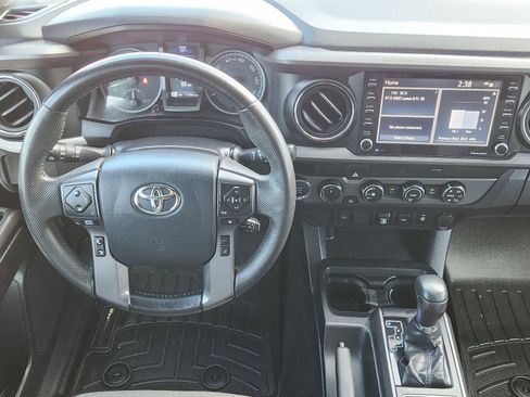 Used 2020 Toyota Tacoma TRD Off-Road image 31