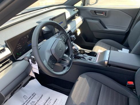 Used 2026 Toyota RAV4 SE w/ Convenience Package AWD/4WD image 11