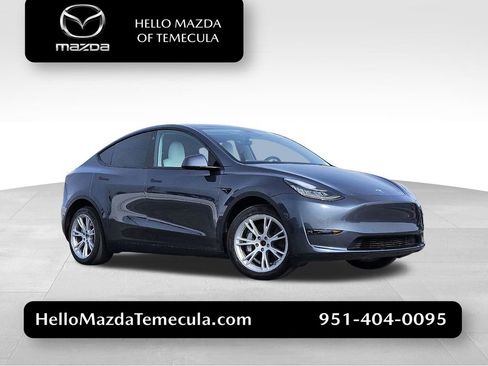 Used 2022 Tesla Model Y Long Range image 1
