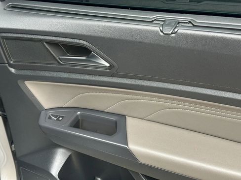 Used 2021 Volkswagen Atlas SE image 24