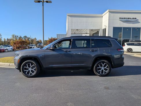 Used 2024 Jeep Grand Cherokee L Limited w/ Luxury Tech Group II image 8