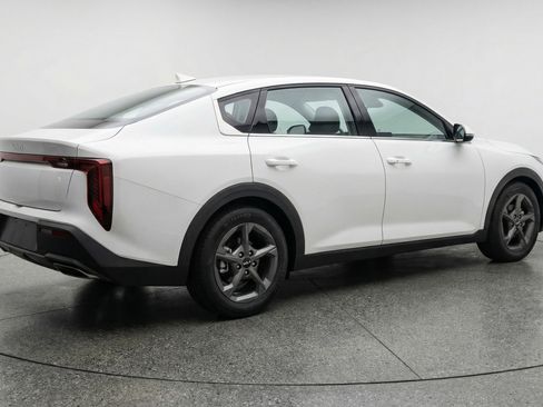 Used 2025 Kia K4 FWD image 9