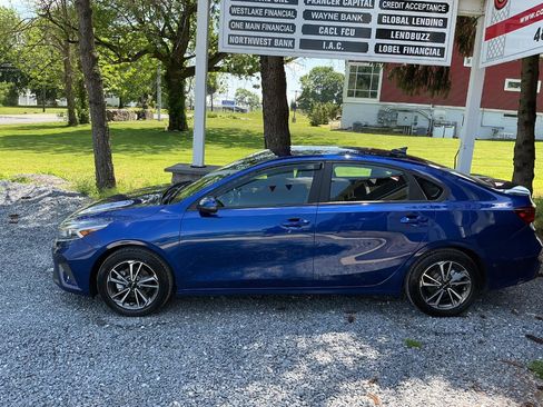 Used 2023 Kia Forte LXS w/ LXS Technology Package FWD image 8