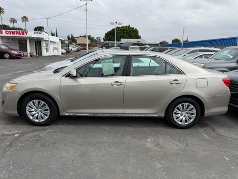 Used 2013 Toyota Camry LE FWD image 3