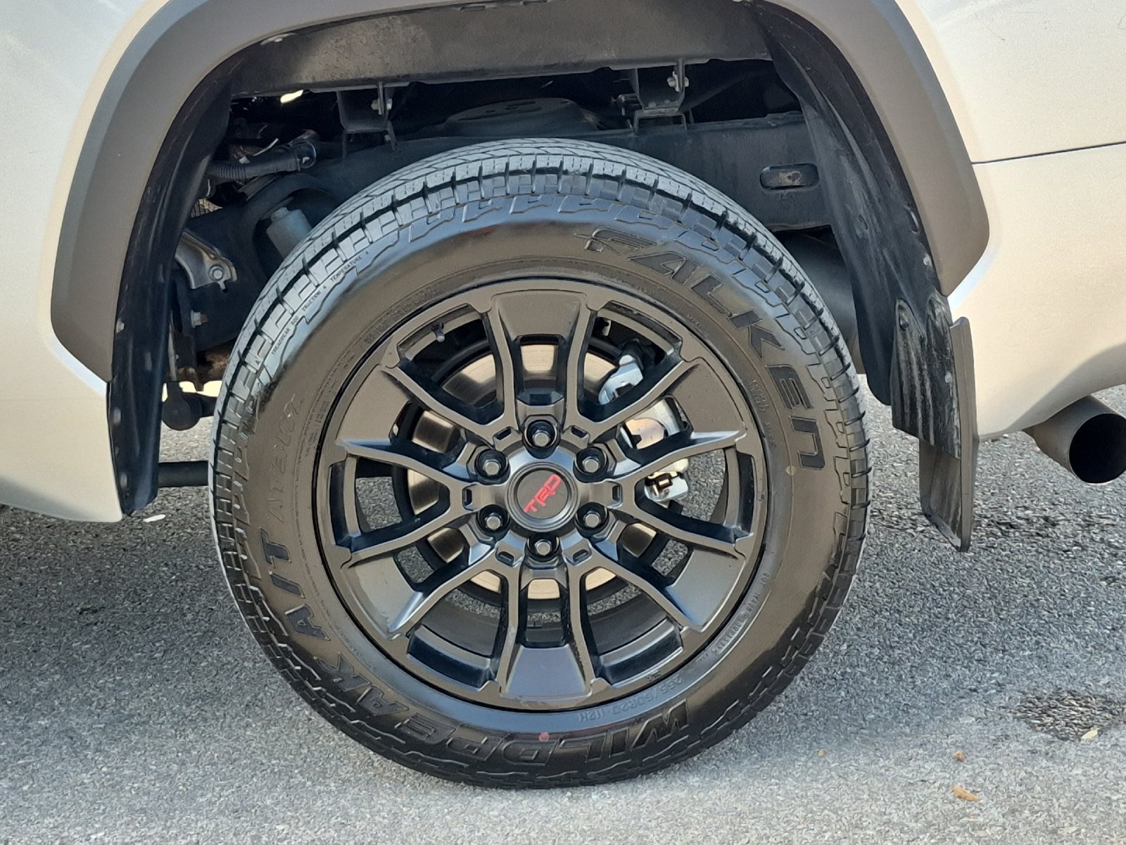 Certified 2025 Toyota Tundra Limited w/ TRD Off-Road Package AWD/4WD image 23