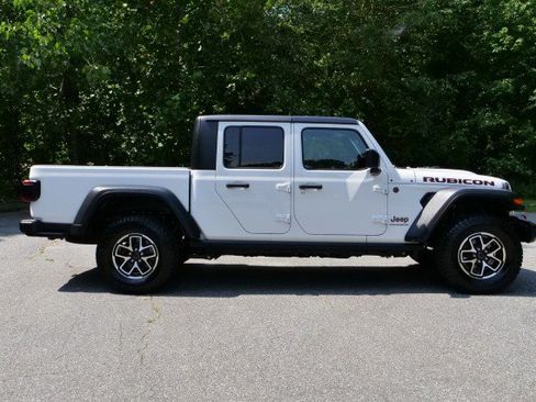Used 2025 Jeep Gladiator Rubicon w/ Safety Group AWD/4WD image 50
