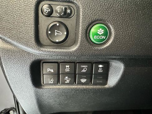 Used 2025 Honda Ridgeline Black Edition image 12