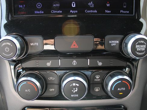 Used 2019 RAM 1500 Big Horn AWD/4WD image 23