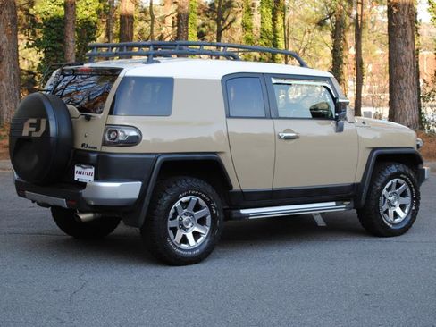 Used 2014 Toyota FJ Cruiser 4WD w/ Upgrade Package image 22