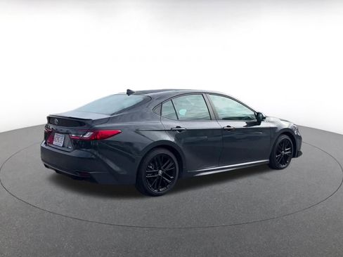 Used 2025 Toyota Camry SE image 14