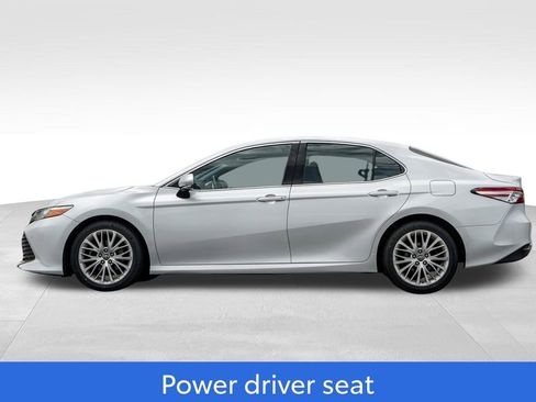 Used 2018 Toyota Camry XLE FWD image 4