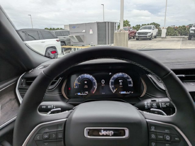 New 2027 Jeep Grand Cherokee Limited AWD/4WD image 31
