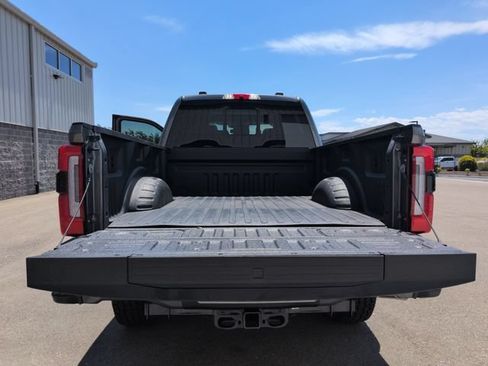 Certified 2025 Ford F350 Platinum w/ Platinum Plus Package AWD/4WD image 28