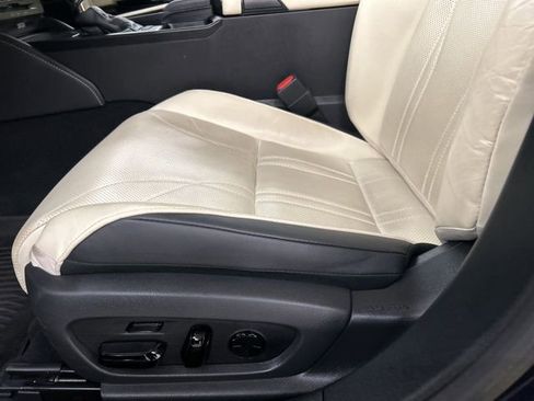 Used 2022 Lexus ES 300h w/ Accessory Package 2 FWD image 7