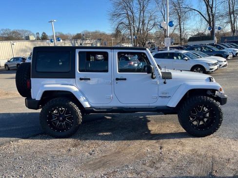 Used 2015 Jeep Wrangler Unlimited Sahara w/ Connectivity Group image 4