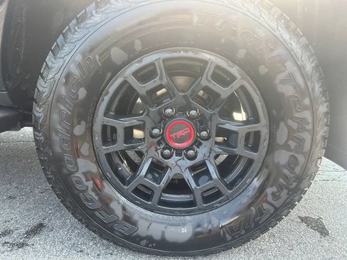 Used 2022 Toyota 4Runner TRD Off-Road Premium AWD/4WD image 23