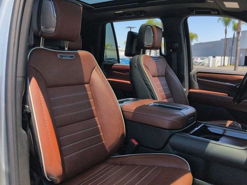 Used 2024 GMC Yukon Denali Ultimate AWD/4WD image 28