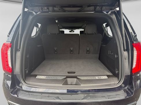 Used 2022 GMC Yukon XL AT4 w/ AT4 Premium Package AWD/4WD image 19
