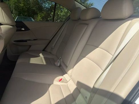 Used 2017 Honda Accord Touring image 23