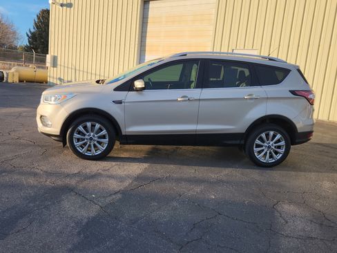 Used 2017 Ford Escape Titanium image 5