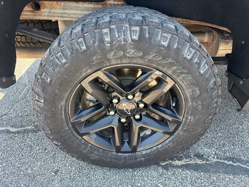 Used 2020 Chevrolet Silverado 1500 LT Trail Boss AWD/4WD image 12